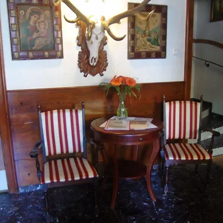 Zum Jaegerwirt 게스트하우스 3*