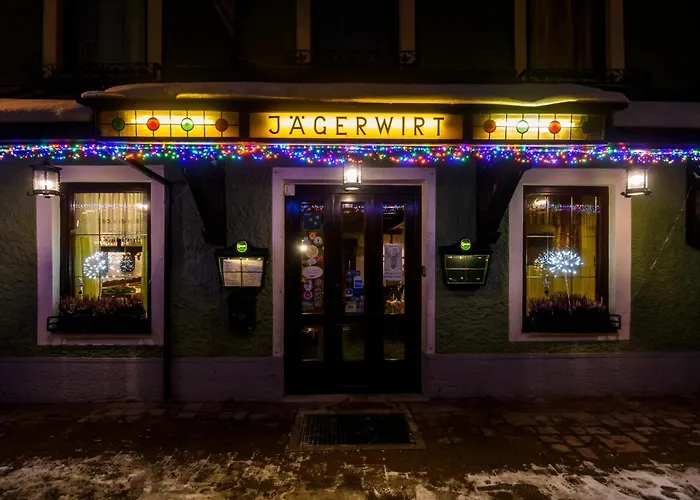 Zum Jaegerwirt 招待所 3*